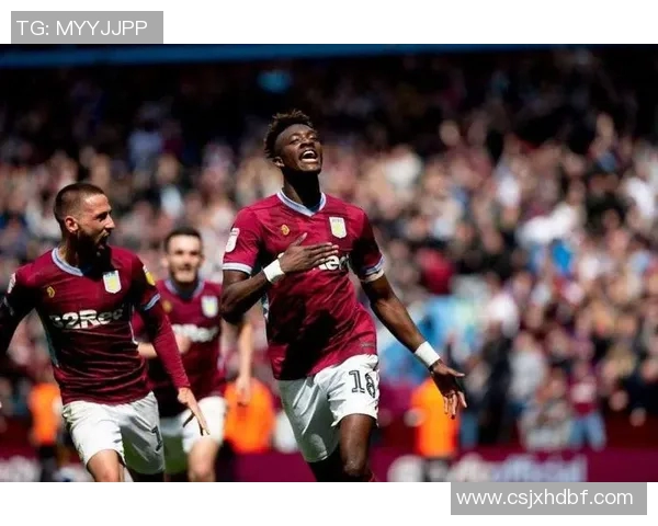 雷丁与布莱克浦激战正酣比分揭晓精彩瞬间回顾